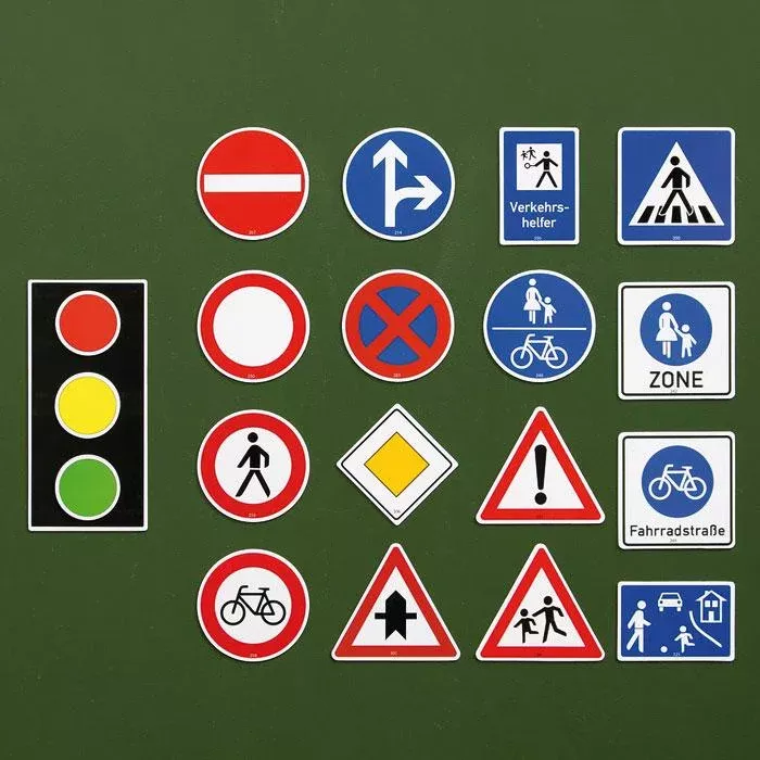 verkehrsschilder, hinweiszeichen, fußgänger, radfahrer, signalblock