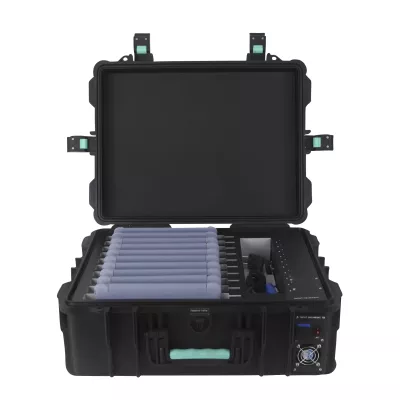 Feldnotizbuch, tragbarer Koffer, weiße Batterien, Batteriehalter, Industriekoffer