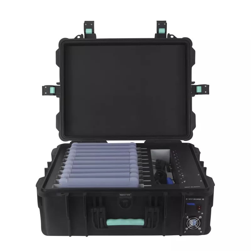 Feldnotizbuch, tragbarer Koffer, weiße Batterien, Batteriehalter, Industriekoffer
