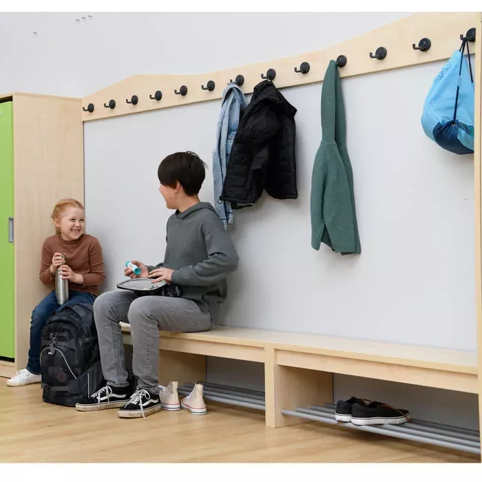 Schule, Flur, Gaderobe, Jacken, Kinder