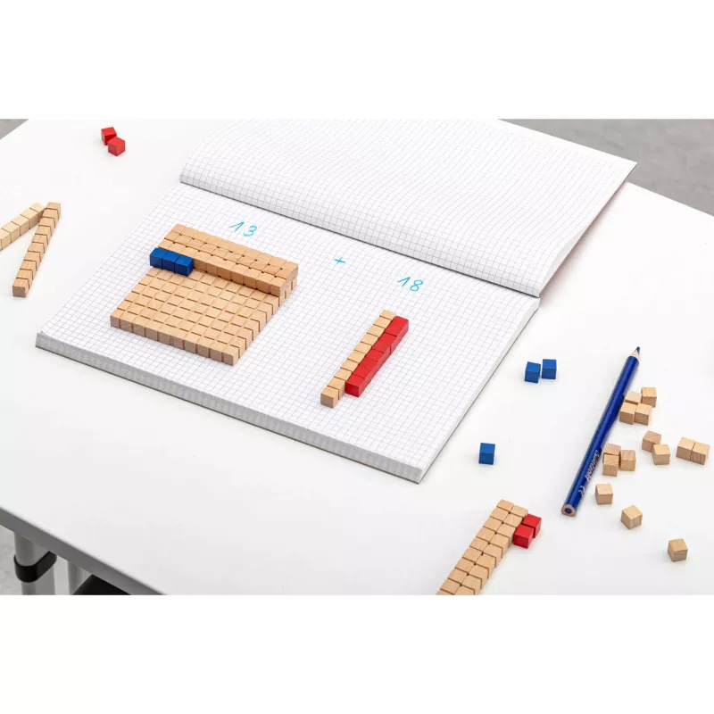 holzblocke, würfel, schulmaterial, rechenhilfe, notizbuch