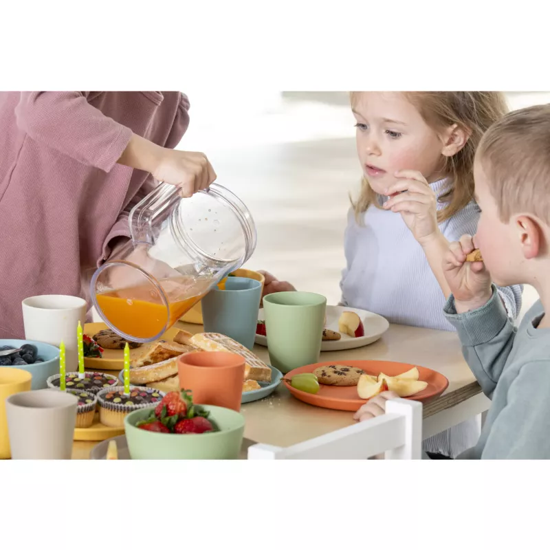 Kinderfrühstück, Säftekanne, Kekse, Geburtstagstisch, Frühstücksbrettchen