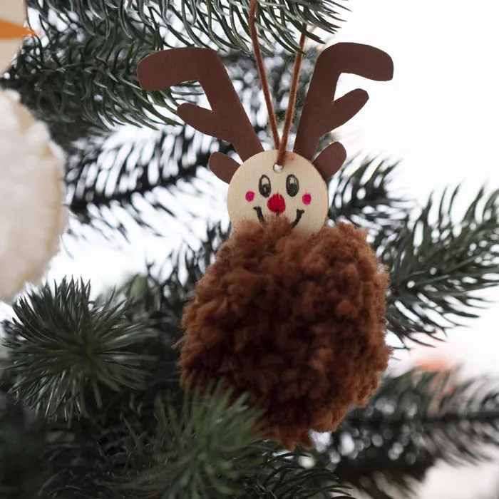 Reh- Anhänger, Weihnachtsbaumschmuck, Holzmasse, Plüschen, Kugel Ornament