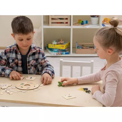 Kinder spielen, Puzzle, Holzspielzeug, Brettspiel, Spielzeugfiguren
