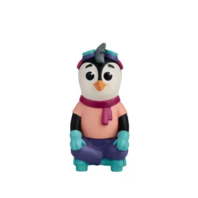 Penguinfigur, Spielzeugpinguin, bunte Kleidung, rosa Hemd, Türkis Handschuhe