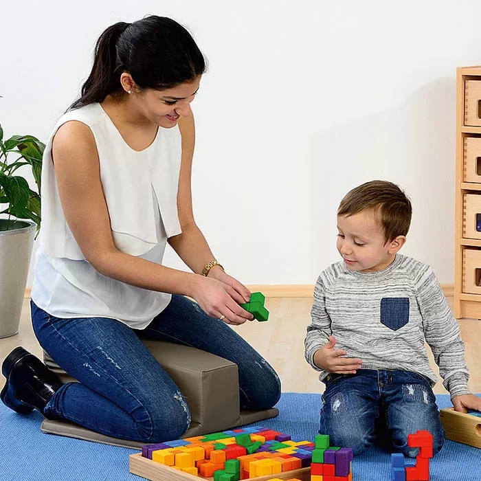 kinder, spielen, holzbausteine, bausteine, innenraum