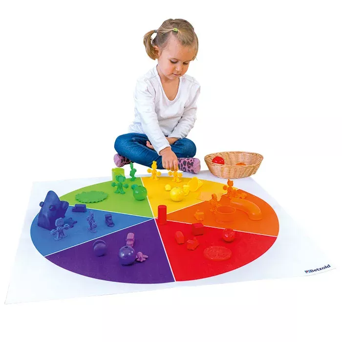 kinderpiel, bunte spielsammlung, spielteppich, puzzle spieler, kleine figuren