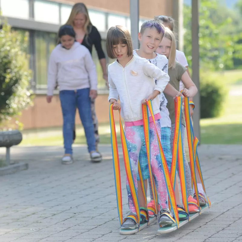 kindersport, springseile, jonglieren, farben, outdoor-aktivität
