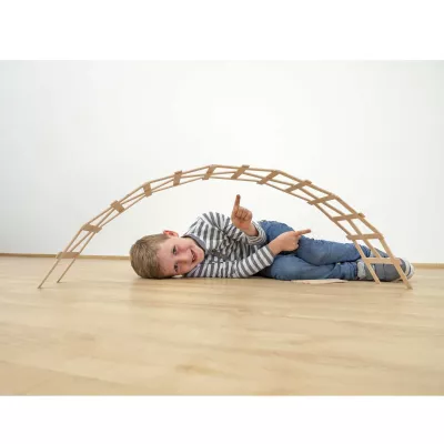 Kind, Kinderzimmer, Spielzeug, Bogen aus Holz, Künstlerisches Spiel
