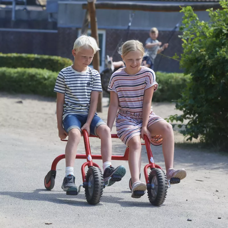 Kinder, Schaukelrad, Zweisitzer, Strandkleidung, Streifen