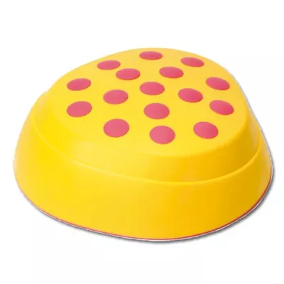 step stool, gelber schalens, pinke punkte,  rutschfest, kunststoff schale