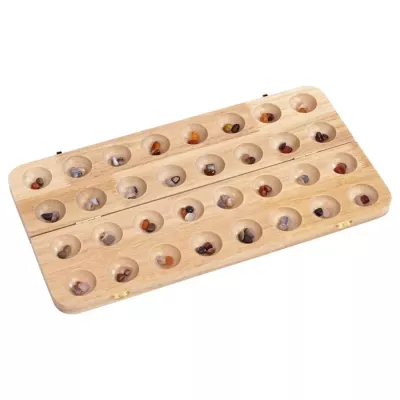 Holzbrett, Haselnüsse, Nussbrett, Fächer aus Holz, Nusshalter