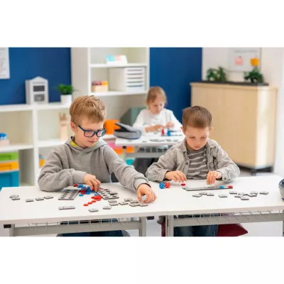 schule, kinder, lehrmittel, würfel, kärtchen