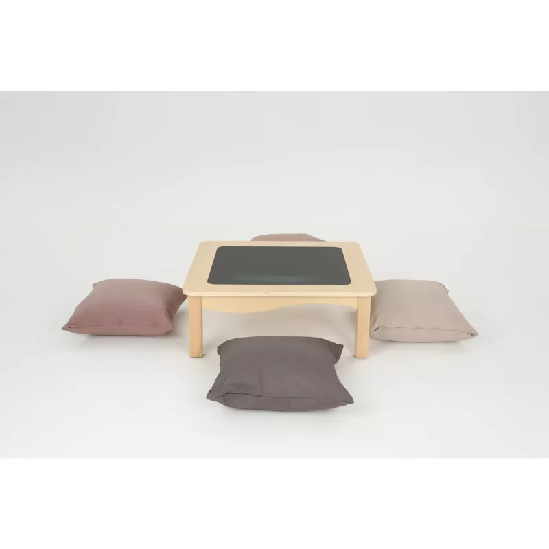 tisch, schreibtisch, kinderstuhl, tischplatte, schuhe