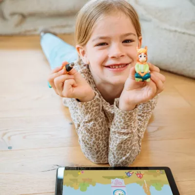 Kinderfigur, Kunststofffigur, Figur, Spielzeug, Smartphone-Tablet-Halter