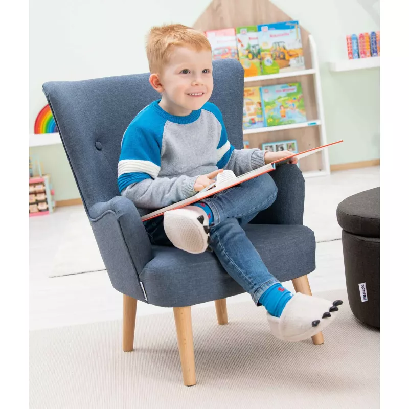 Kinderstuhl, Kindersessel, Hausschuh, Socken, Buch