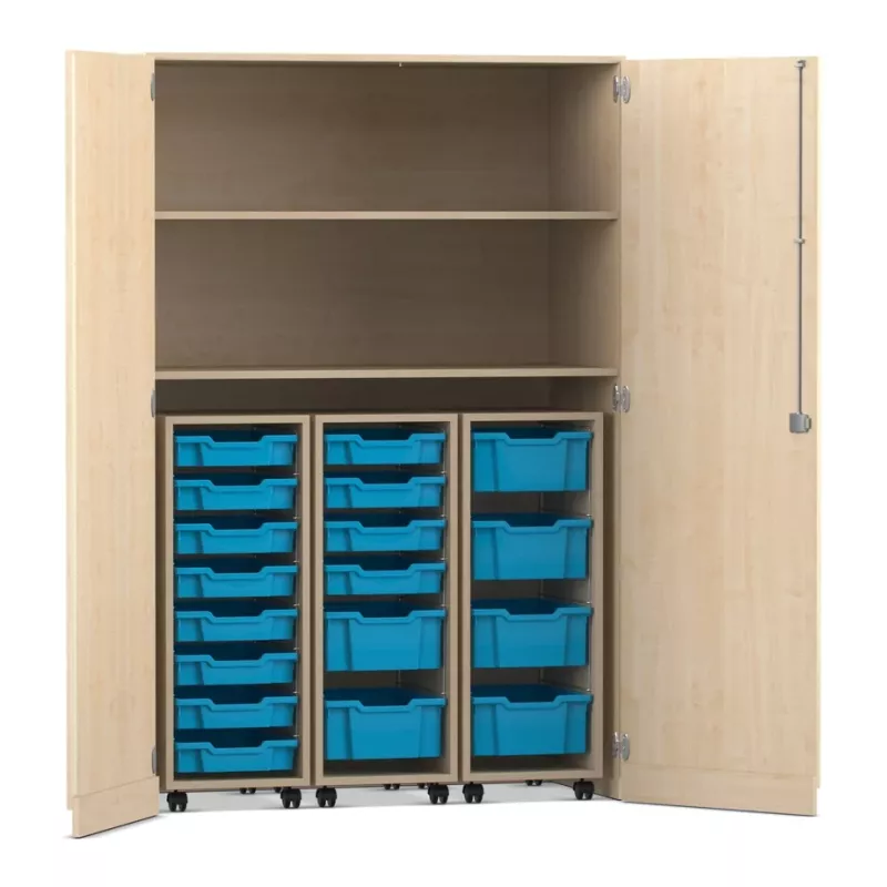 Schrank, Aufbewahrung, Orangene Holzoptik, blaue Behälter, rollbare Rollen