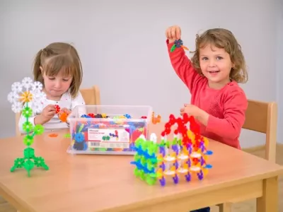 Konstruktionsspielzeug, Kinderbaukasten, Bausteine, Spielzeugset, Farbenfrohes Spielzeug