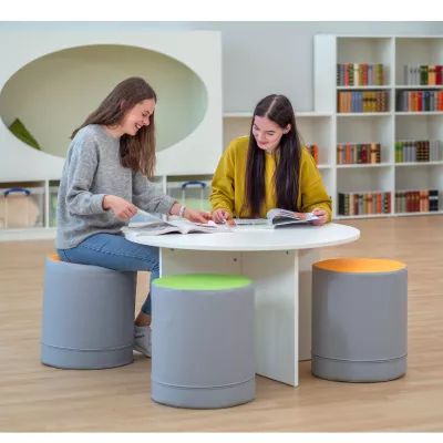 Tisch, runder Tisch, Lerntisch, Pouf, Bibliothek Umfeld