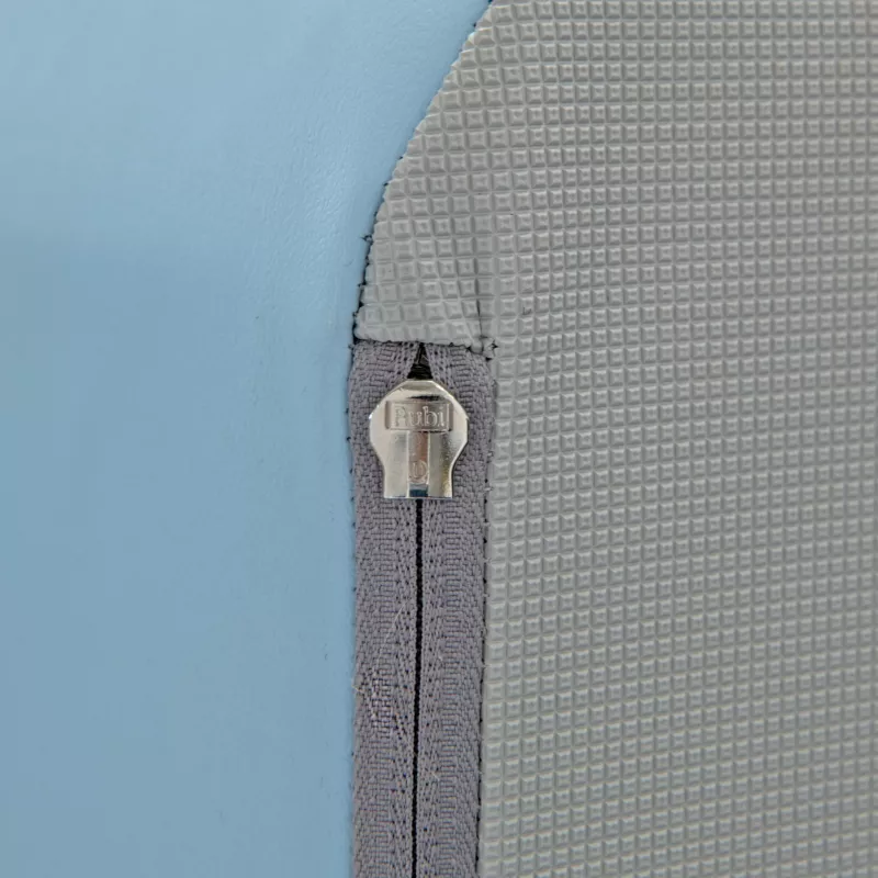 Zipper, Reißverschluss, Sichtbar, Kunstleder?, Blaue Wand