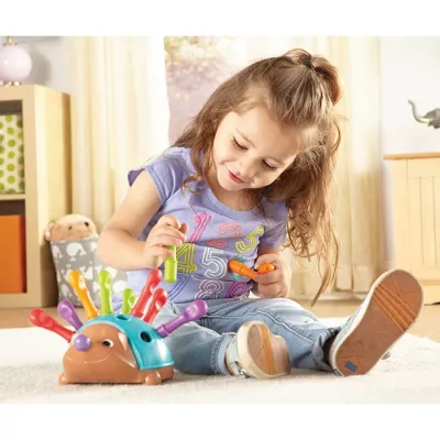 Kinderspielzeug, Kruschspiel, Buntes Steckspiel, Löcher?, Farbenfrohes Spielzeug