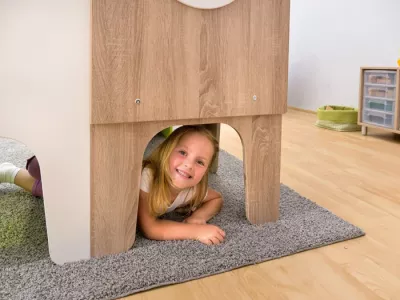 Kind, Mädchen, Spielhaus, Holzstruktur, Lächeln