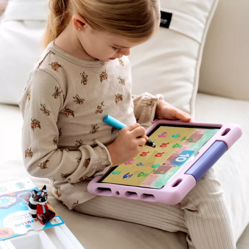 Tablet, Bildung, Kind, pinkes Gehäuse, zeichnen