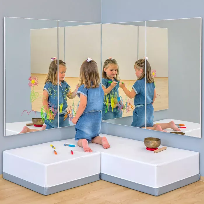 Kinderzimmer, Spielzimmer, Kreidezeichnung, Kunstprojekt, Spiegelstudio