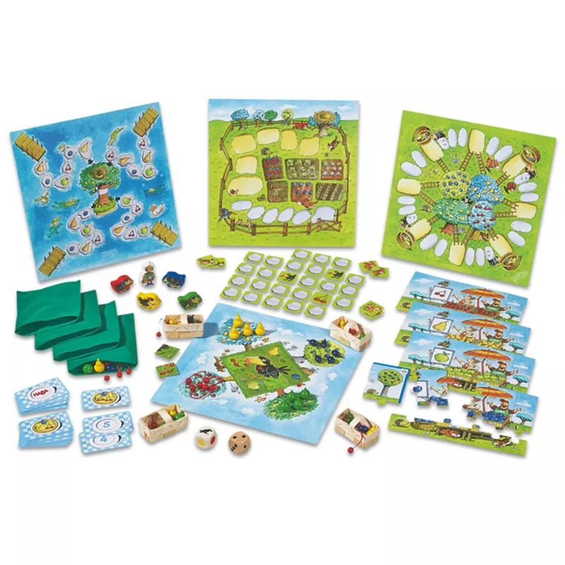 Brettspiel, Familienspiel, Spielsteine, Würfel, Karten