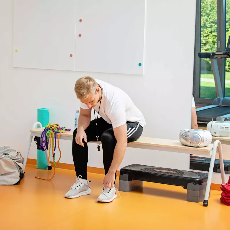 Sneaker, Sportler, Fitness, Lauffigur, Schuhbinden