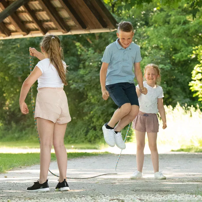 Schuhe, Kinder, Hüpfen, Sommeroutfit, Spielplatz