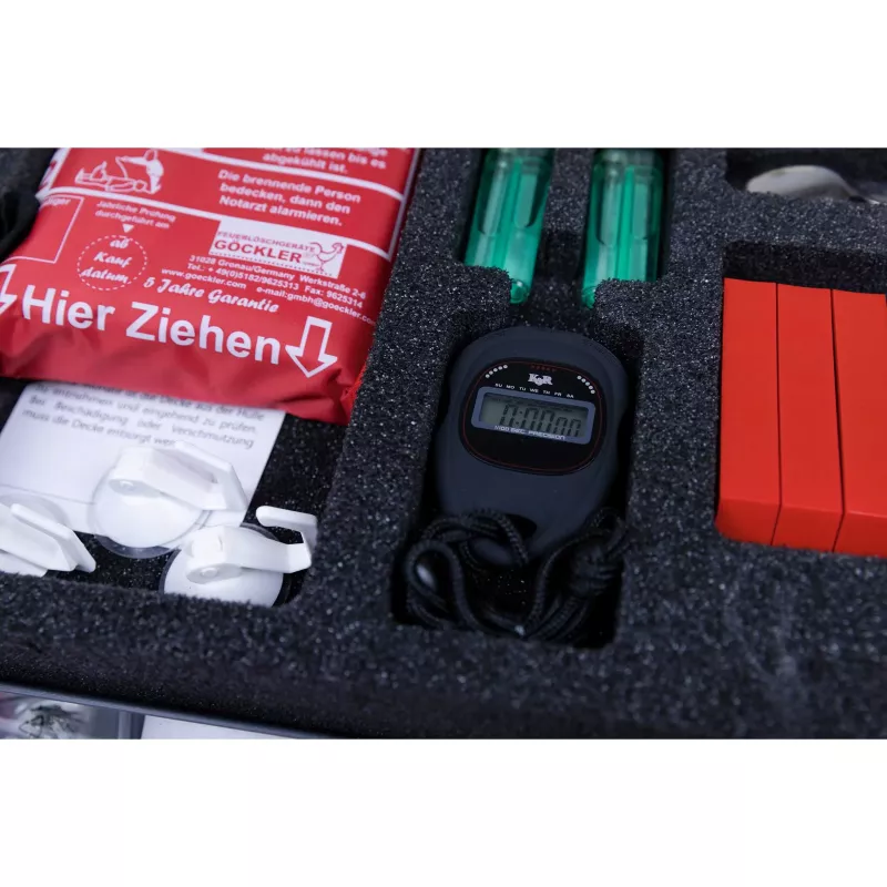 Pfeife?, Timer, Stoppuhr, Kofferinhalt, Batterie