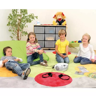 Kinder, Kopfhörer, Radio, Spielzimmer, Hörspiel-Setup