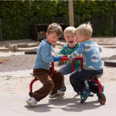 Kinder scooter, Dreirad, Spielplatz, Sandkasten, Strukturmeer