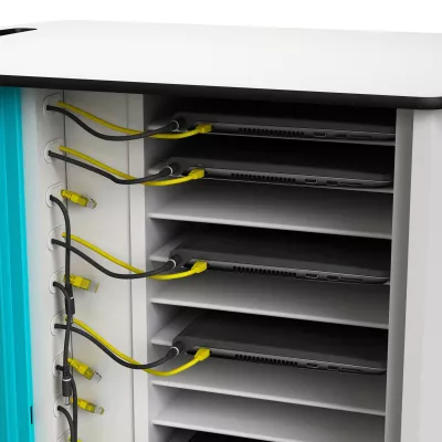 Rechenzentrum, Serverrack, Netzwerkkabel, Laptop-Server, Schrank-Setup