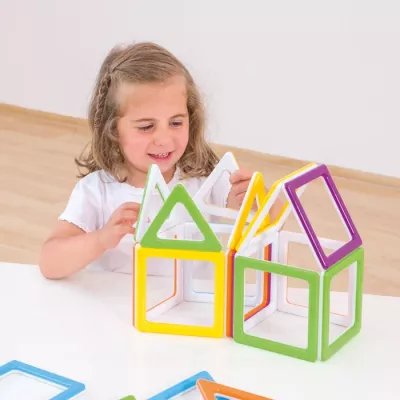 Konstruktionsspielzeug, Bausteine, Kunststoffbausteine, Farbige Formen, Kinder-Spielzeug