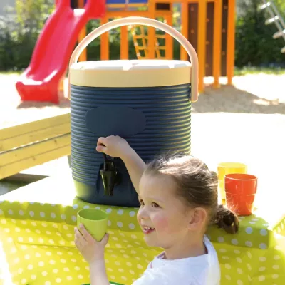wasserkanne, kühlbox, trinkbehälter, camping, spielplatz