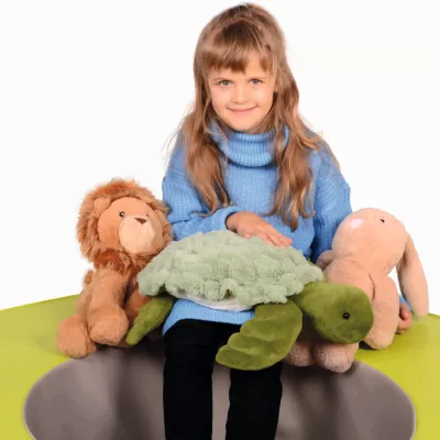 Kind, Spielzeugtier, Plüschtier, Löwe, Hase
