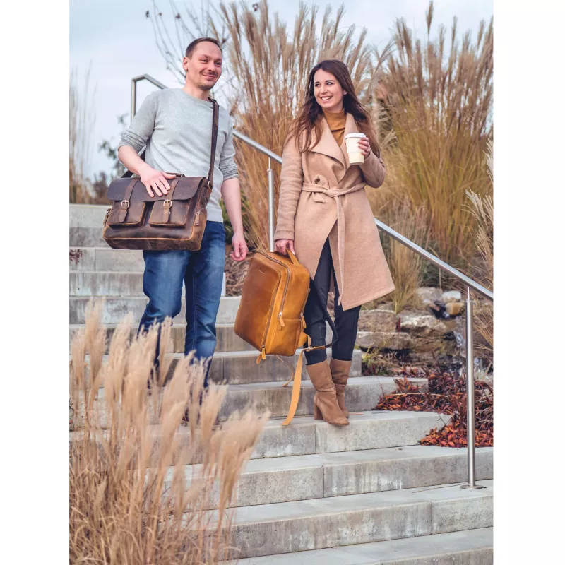 Ledertasche, Handtasche, Mantel, Stiefel, Kombi-Outerwear
