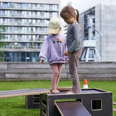 Kinderoutfit, Sweatshirt, Lila, Pfad-Spiel, Spielplatz