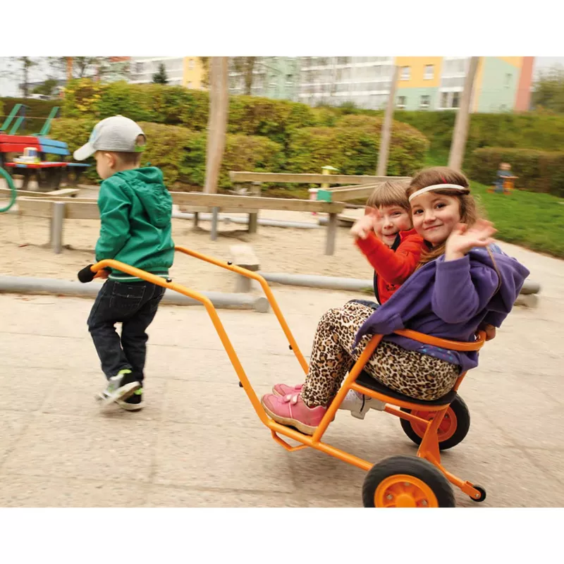 Kinderspielzeug, Ausflug, Kinderwagen, Leopardenkleidung, Roller