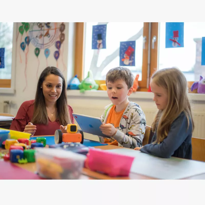 Kinder, Tablet, Spielzeug, Unterricht, Klassenzimmer