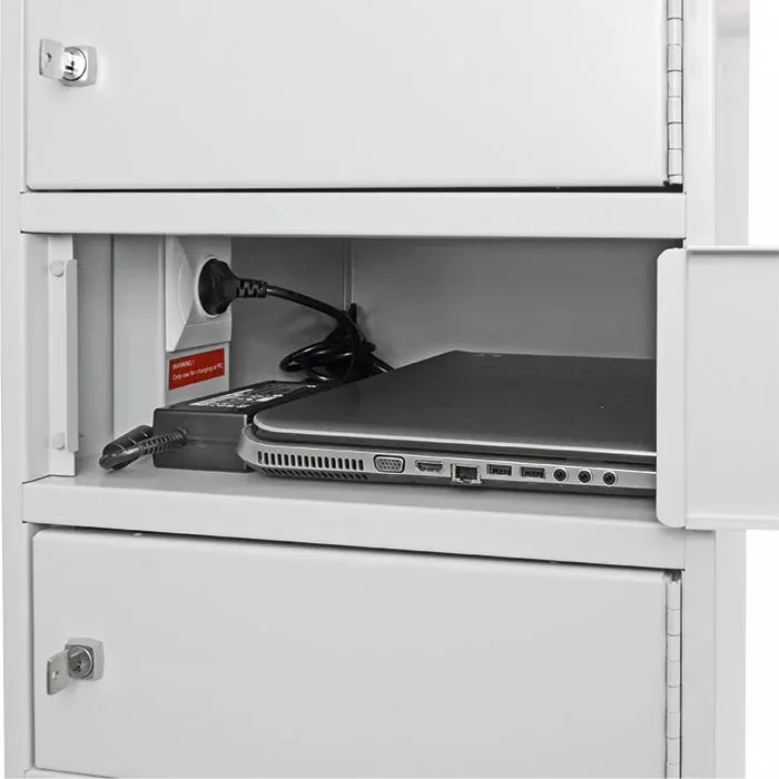 Laptop, Netzkabel, Ports, Belüftung, Metallisch