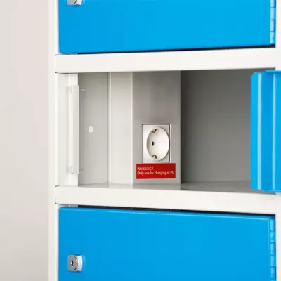 Netzstecker, elektrische Schalteinheit, Steckdose, industrielle Einheit, blauer Schrank