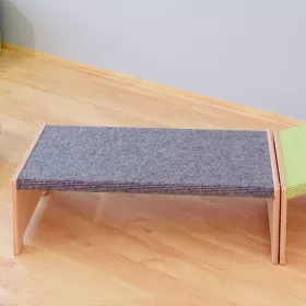 Sitzbank mit Teppich, Rechteck – 36 cm
