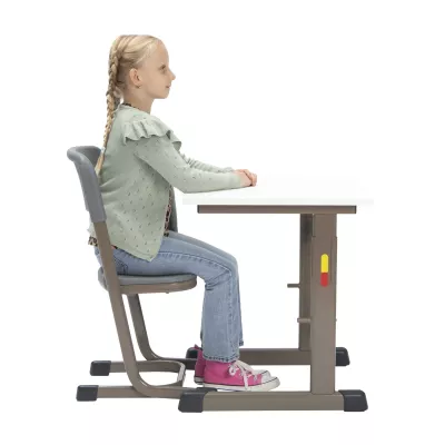 Schulstuhl, Schreibtischstuhl, Kinderstuhl, Holz/Metall-Kombination, gerade Haltung