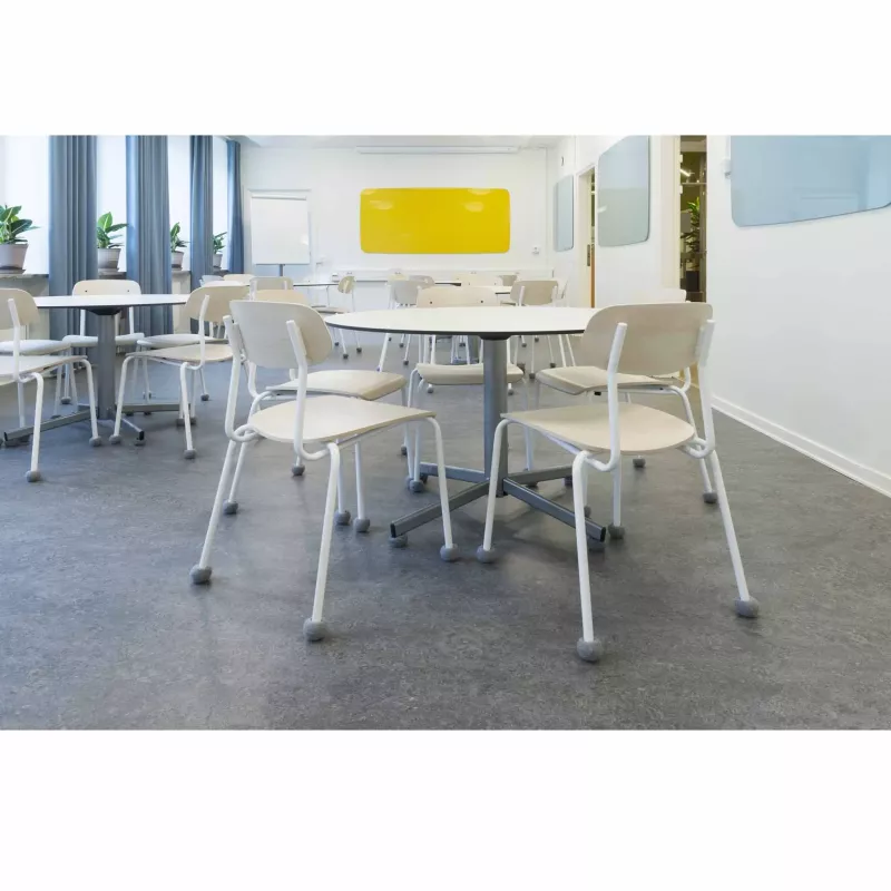 Klassenzimmer, Stühle, Runder-Tisch, Büromöbel, Gelbe-Akzent