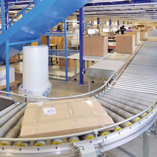 Fabriceinrichtung, Verarbeitungslinie, Verpackung, Sortierband, Lagerhalle