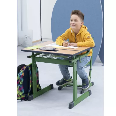 Schreibtisch, Schülerständer, grüner Rahmen, Holztop, Rucksack