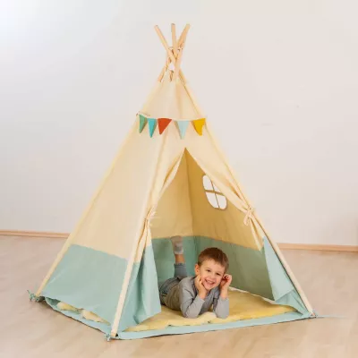 Tipi, Kinderzelt, Spielzelt, Holzstangen, bunte Fahnen